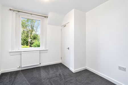 4 bedroom semi-detached house to rent - Photo 5