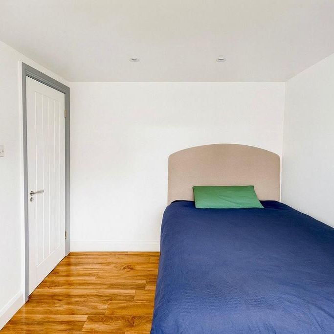 1 bedroom in a house share to rent - Photo 1