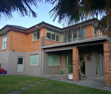 Orewa Family Home - Photo 2