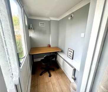 4 Bedroom Student Home -8 Ancress Close, UKC - Photo 4