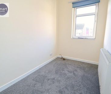 2 bedroom end of terrace house to rent - Photo 2