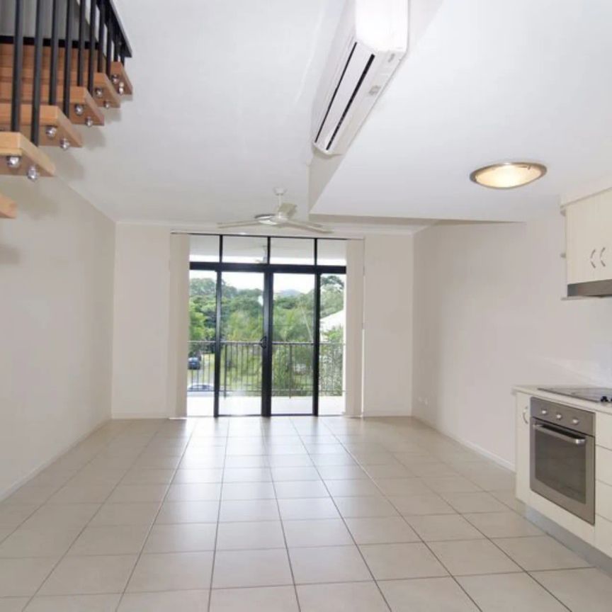 Townhouse in secure complex near CBD - Photo 1