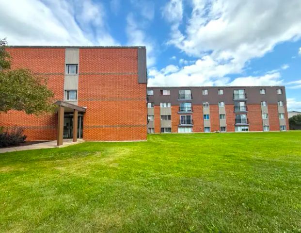 Juliette Apartments - ALL INCLUSIVE | 819 Trunk Road, Sault Ste. Marie - Photo 1