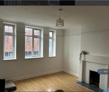 3 bedroom flat to rent - Photo 1