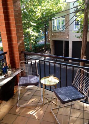 Chippendale - Photo 1