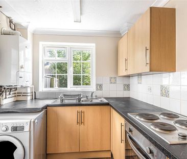 4 bedroom semi-detached house to rent - Photo 6