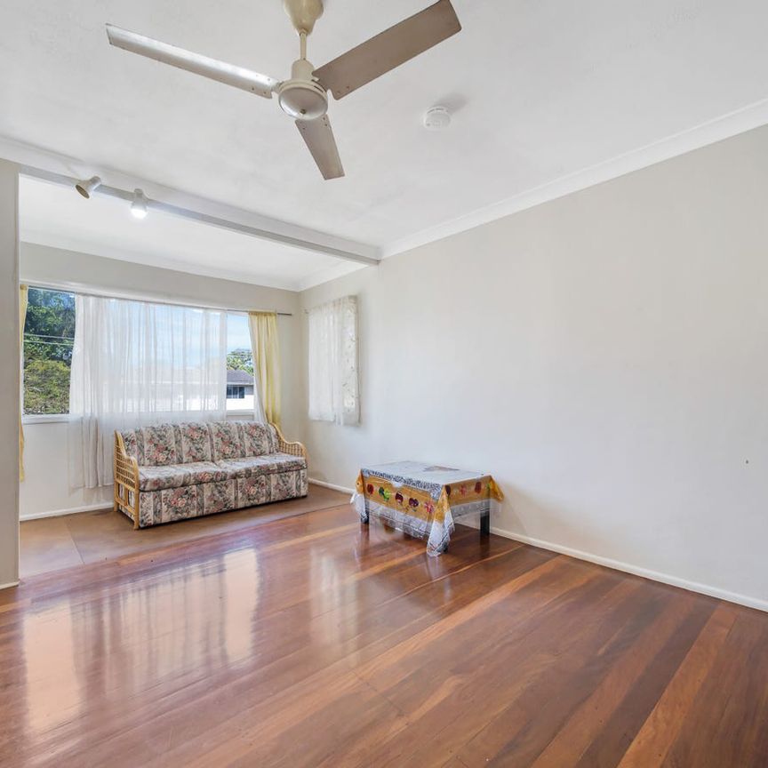 8 Poppy Street, Kingston QLD 4114 - House For Rent | Domain - Photo 1