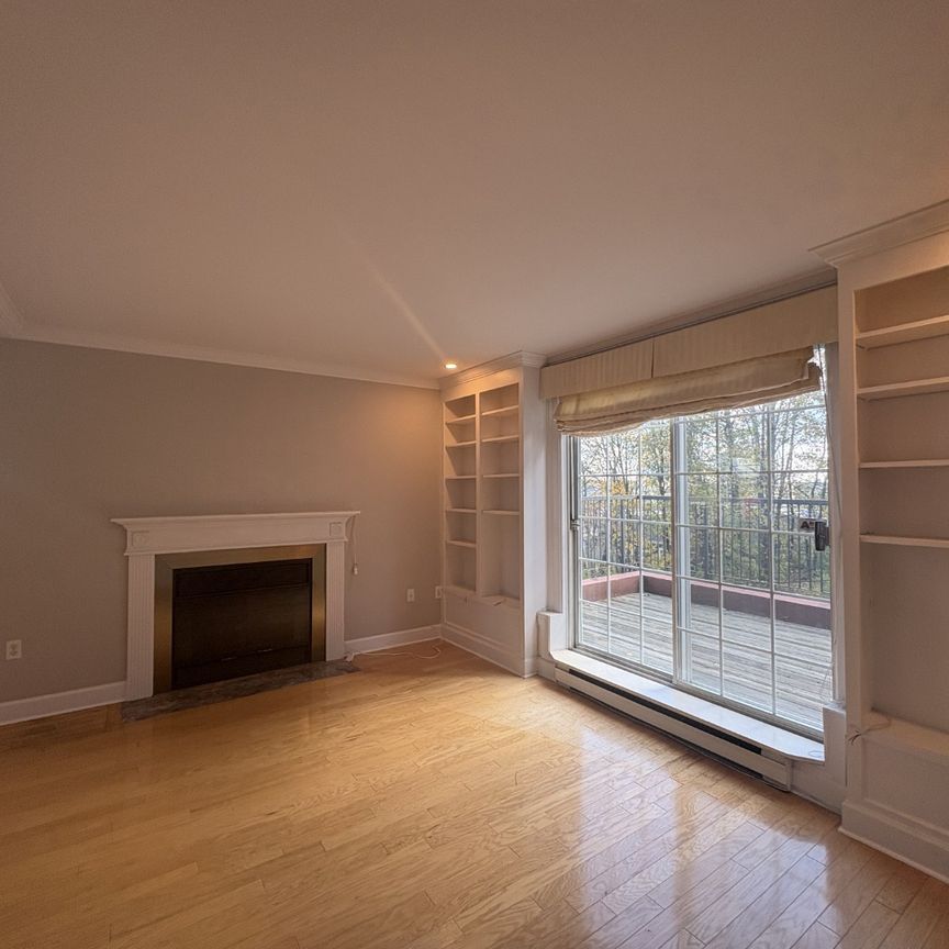 Nora Bernard Street, Halifax 25-125 - Photo 1