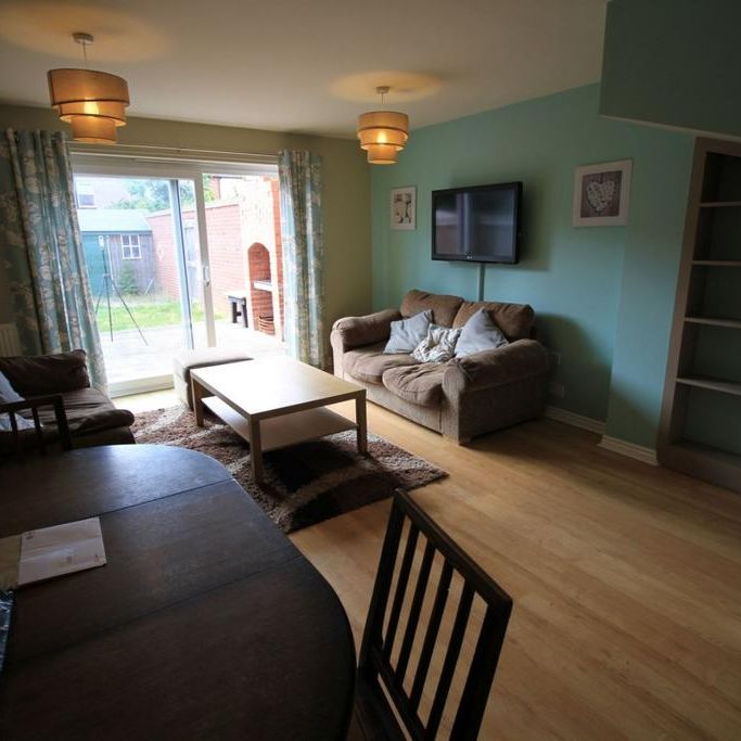 3 bedroom terraced house to rent - Photo 1