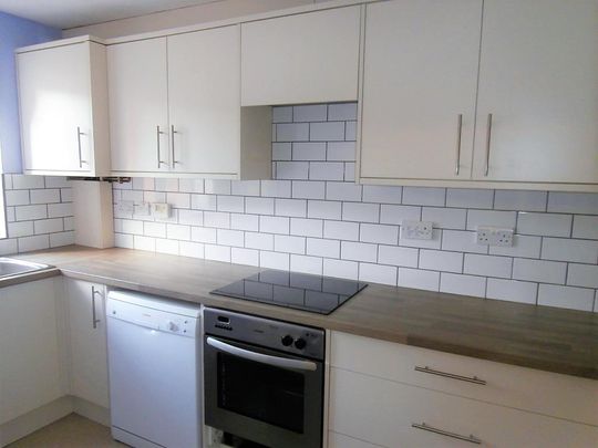 2 bedroom maisonette to rent - Photo 1
