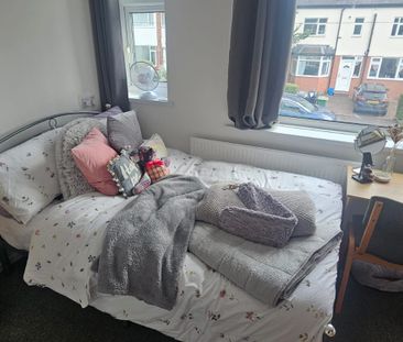 5 Bed - 63 Estcourt Terrace, Headingley, Leeds - LS6 3EY - Student - Photo 6