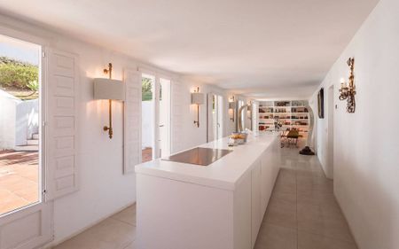 3 bedroom luxury Villa for rent in Marbella, Spain - Photo 3