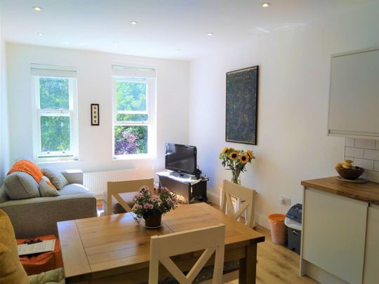 2 bedroom Flat To Let - Photo 1
