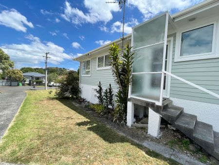 Must see on Margot&mldr;! - Photo 2