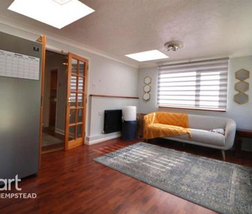 4 bedroom detached house to rent - Photo 4