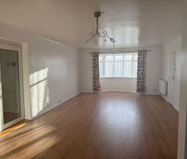 4 bedroom detached bungalow to rent - Photo 4