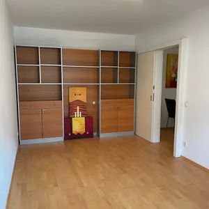 NEU: Ruhige 2-Zimmer-Wohnung mit Lift und separater Küche in 1120 Wien - Photo 1
