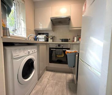 1 bedroom flat to rent - Photo 6