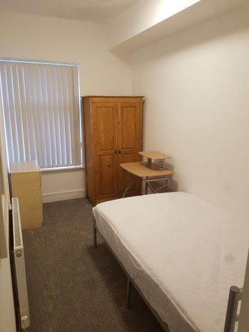 5 bedroom terraced house to rent - Photo 2