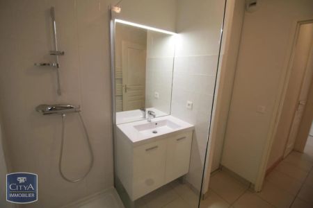 Appartement à louer 3 pièces 68.4m² - Photo 2