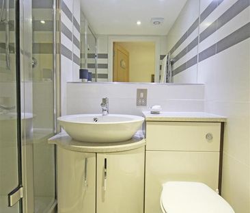 2 bedroom flat to rent - Photo 6