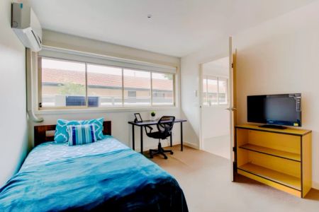 Studio Apartment - Photo 5