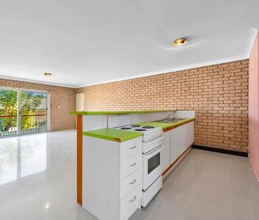 Spacious Unit - Ideal Location - Photo 5