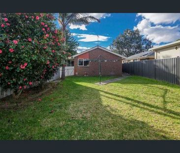 6 Bates Street, CRANBOURNE WEST - Photo 3