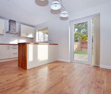 3 bedroom semi-detached house to rent - Photo 3