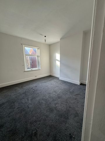 2 bed terraced house to rent Castle Street, Barnsley S70 - Photo 5