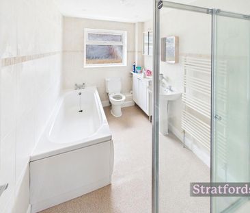 4 bedroom detached house to rent - Photo 6