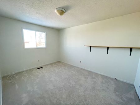 For Lease - 567 Millard Street, Whitchurch-Stouffville, Ontario - Photo 4