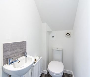 3 bedroom detached house to rent - Photo 3