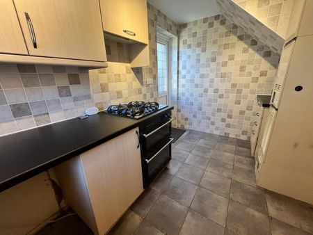 2 bedroom semi-detached house to rent - Photo 4