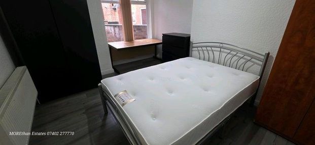 1 bedroom in a house share to rent - Photo 1