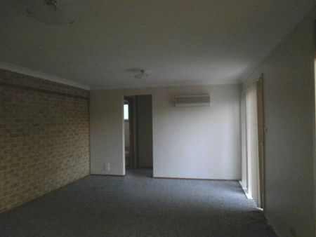 4 BEDROOM HOUSE WITH 1 BEDROOM GRANNY FLAT - Photo 2