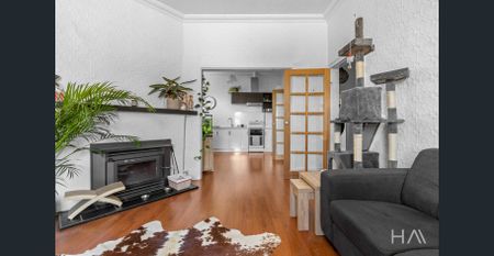 A Stylish Fusion of Character & Contemporary Ease - Photo 3