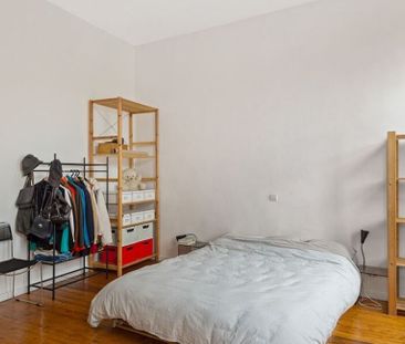 Appartement te huur in Antwerpen voor € 875 met 1 slaapkamer - Photo 2