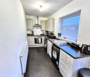 3 bedroom semi-detached house to rent - Photo 6