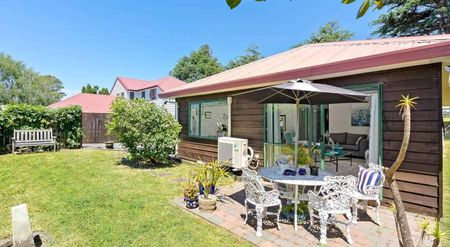Single Level Family Home - Photo 2