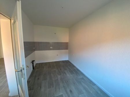 XMAS-SPEZIAL: 1 MONAT MIETFREI! Schicke Erdgeschosswohnung + Terrasse Brunsbüttel - Otto Stöben GmbH - Photo 4