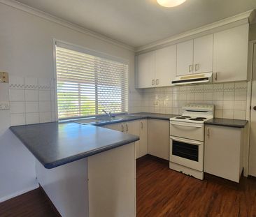 Family Home in Newtown - Photo 6