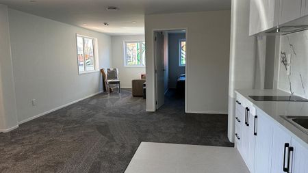 Furnished Immaculate Apartment - Photo 4