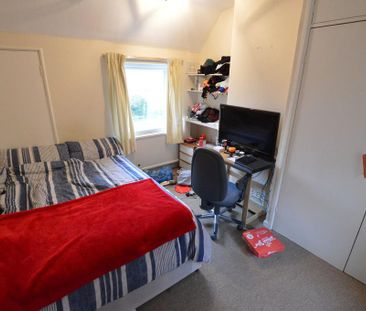 4 bedroom semi-detached house to rent - Photo 4