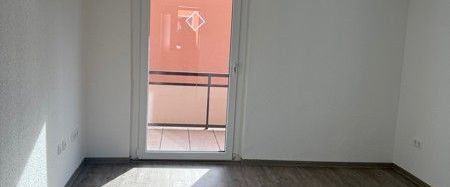 Frisch renoviert: zentrale 2-Zimmer-Wohnung - Photo 1