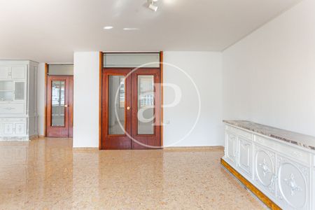 Flat for rent with Terrace in San Francesc (Valencia) - Photo 2