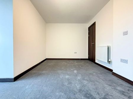 4 bedroom end of terrace house to rent - Photo 4