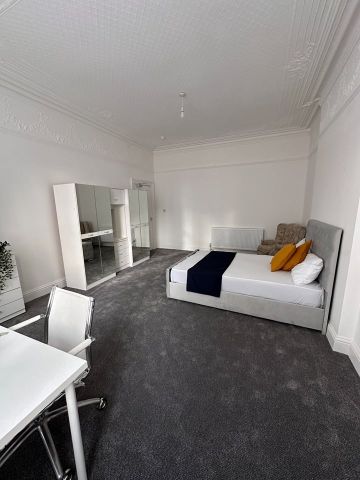 Room in a Shared House, Walm Lane, NW2 - Photo 3