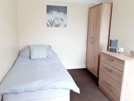 Room in a Shared House, Gray Street, L20 - Photo 3