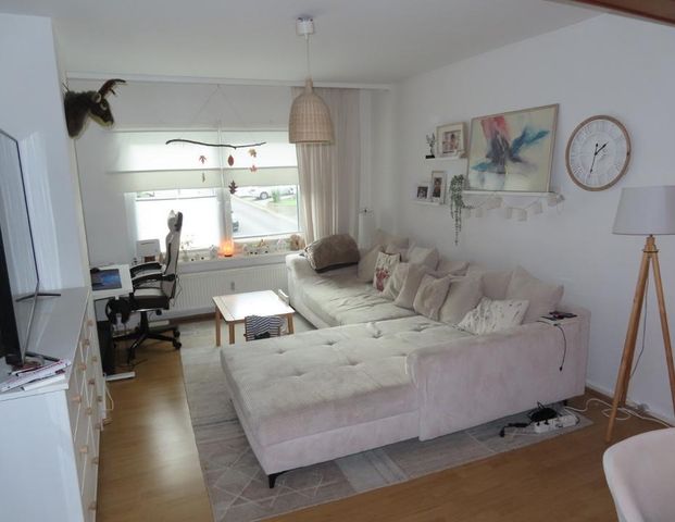 Geräumige 5 ZKB mit 2 Bädern und Balkon - zentrale Lage in Kaufungen - Photo 1